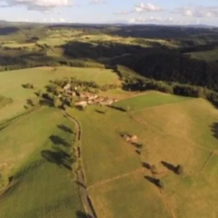 Grand Confortable En Auvergne - Belle Vue Nyaraló