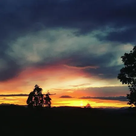 Nyaraló Grand Confortable En Auvergne - Belle Vue