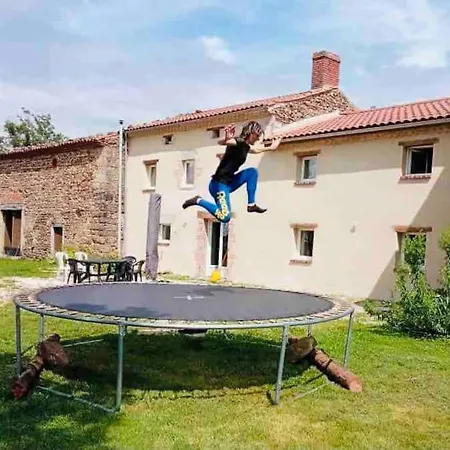Grand Confortable En Auvergne - Belle Vue Brousse