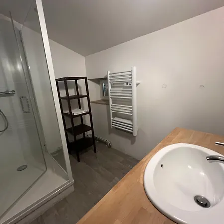 Grand Confortable En Auvergne - Belle Vue Nyaraló