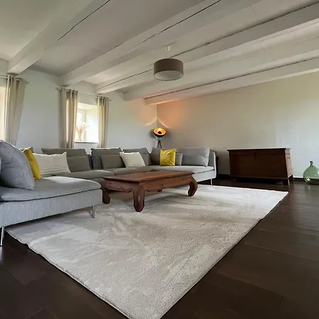 Grand Confortable En Auvergne - Belle Vue Nyaraló